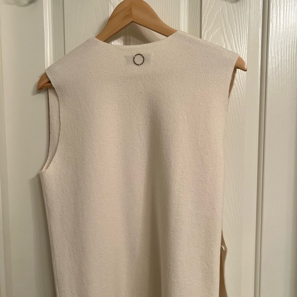 Cashmere. One of a kind Oyuna London vest. Very stylish and Elegant. - Picture 4 of 5